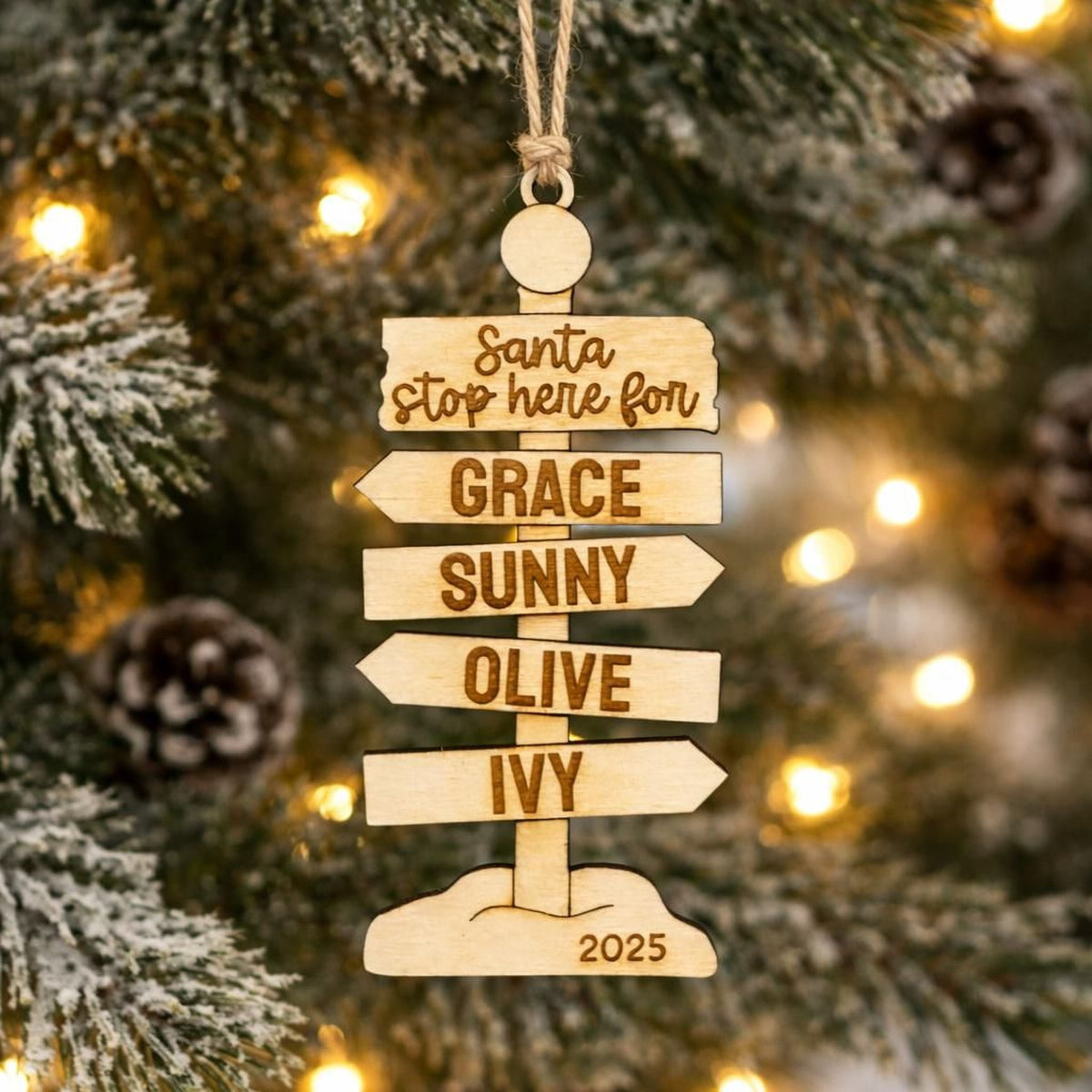 Personalized Family Ornament – Rustic Wooden Christmas Signpost Decor with Custom Engraving