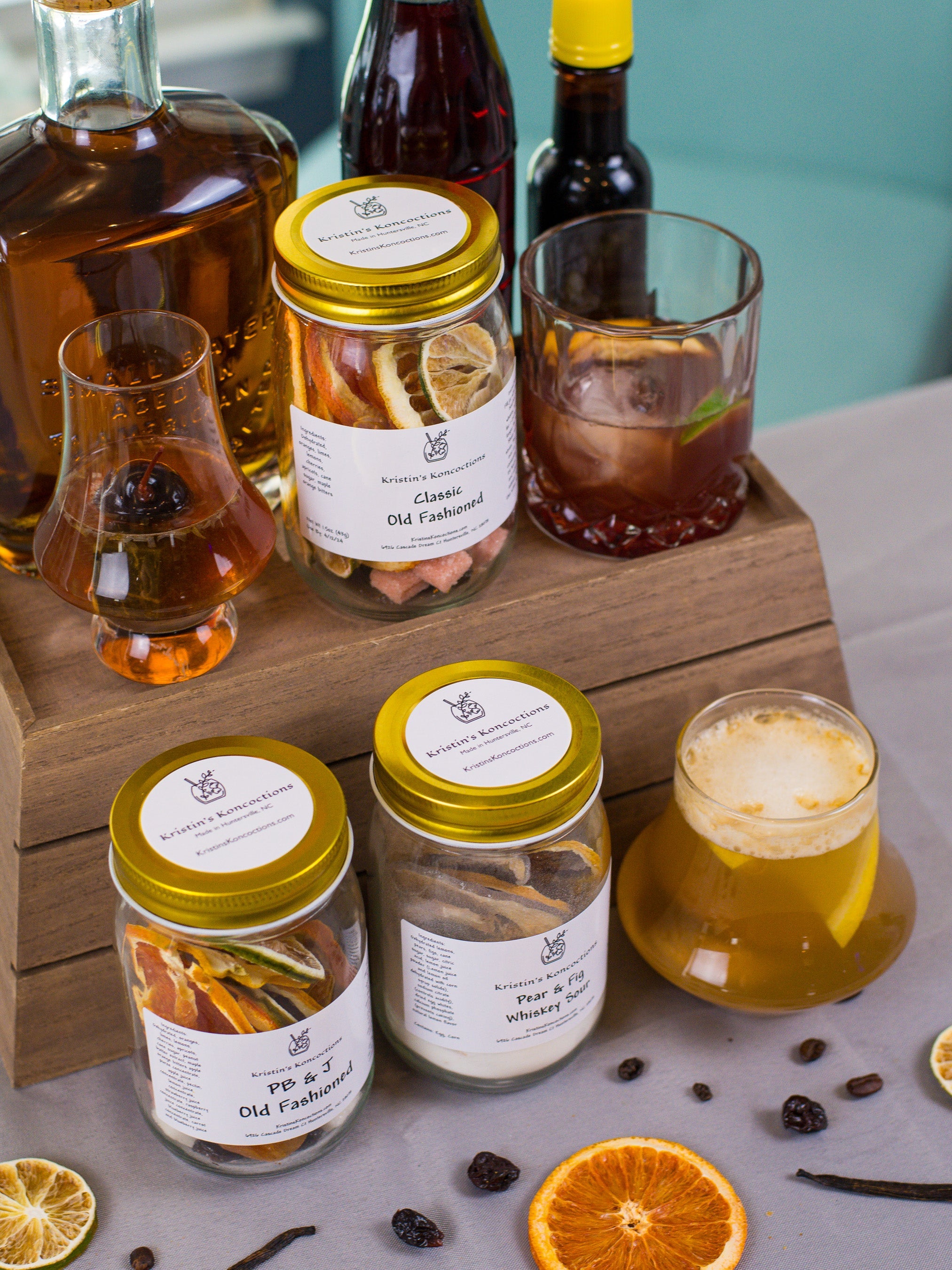 Bourbon Lover Gift Set – 3-Jar Old Fashioned & Whiskey Cocktail Kit