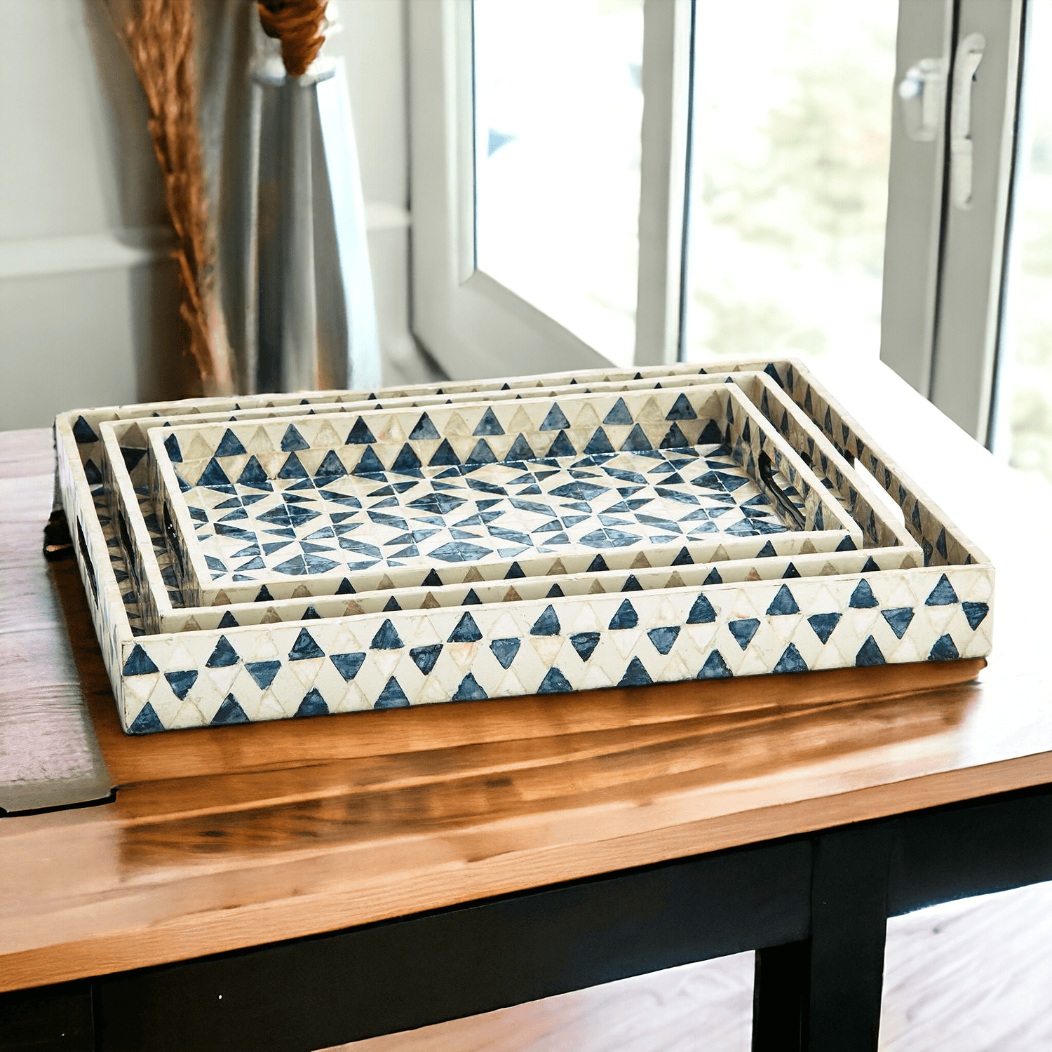 Daphne Pearl Trays