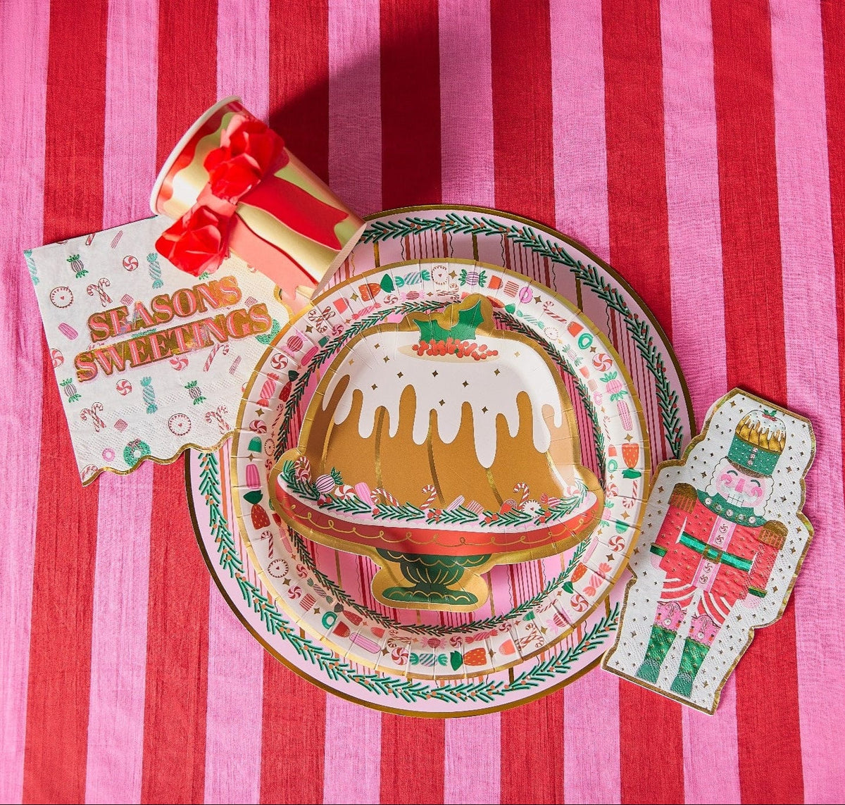 Holiday Bundt Cake Dessert Plates (10 count)