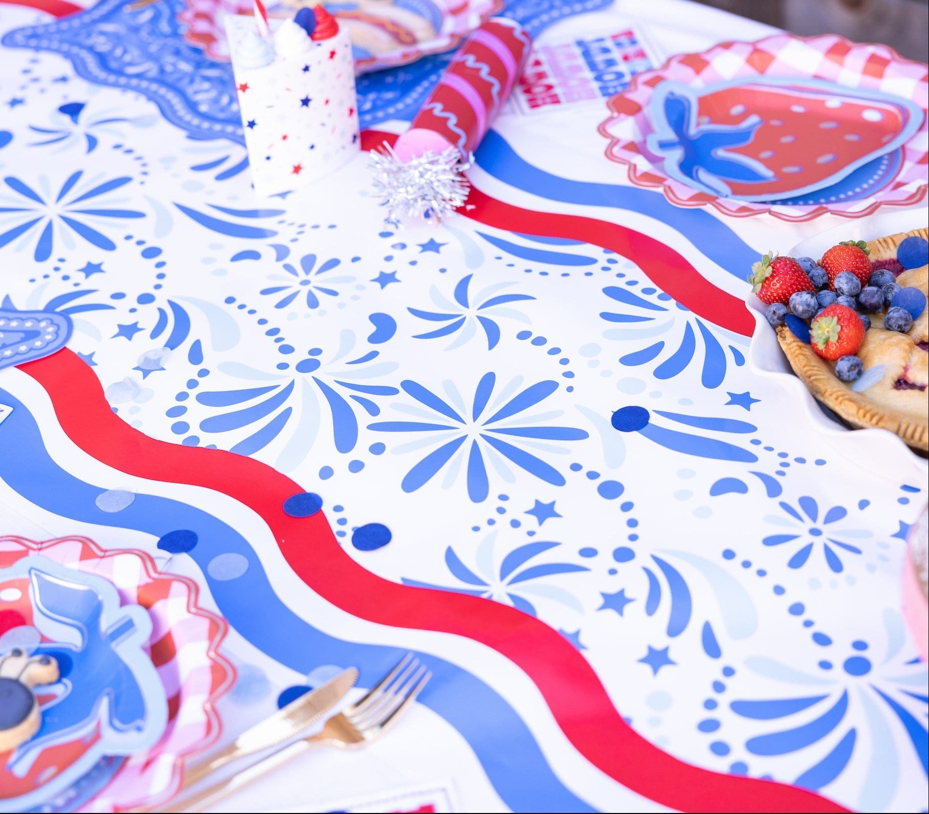 Star Spangled Spark Paper Table Runner (25 ft, cut to fit)