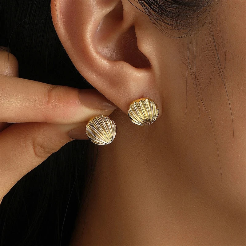 Vintage Metal Shell Stud Earrings for Women Trendy Accessories Personalization Jewelry Earrings Daily Wear Creative Jewelry Gift