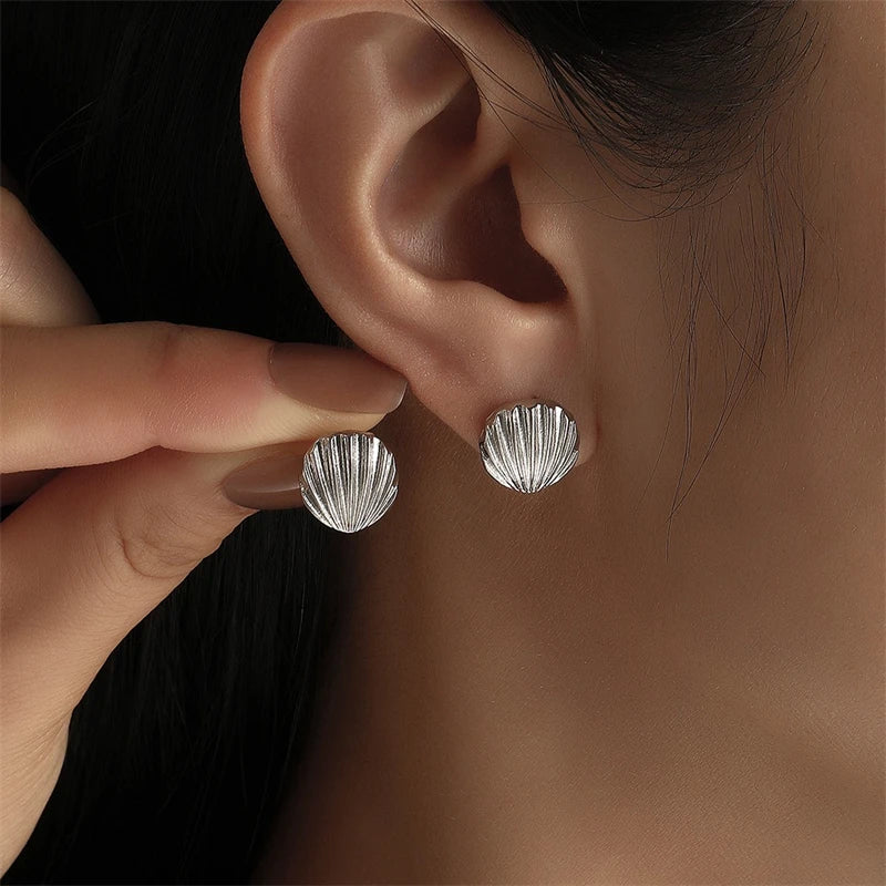Vintage Metal Shell Stud Earrings for Women Trendy Accessories Personalization Jewelry Earrings Daily Wear Creative Jewelry Gift