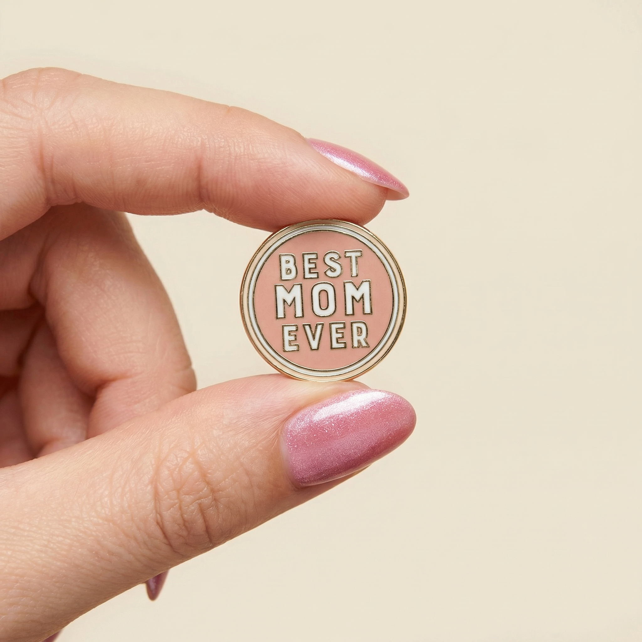 The Best Mom Ever Round Pink Enamel Pin on Gift Card