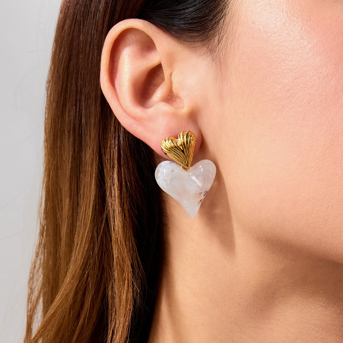 18K gold heart-shaped design light luxury noble earrings