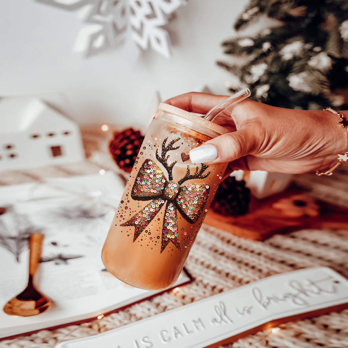 Sequin Bow Antlers 17oz Glass Cup