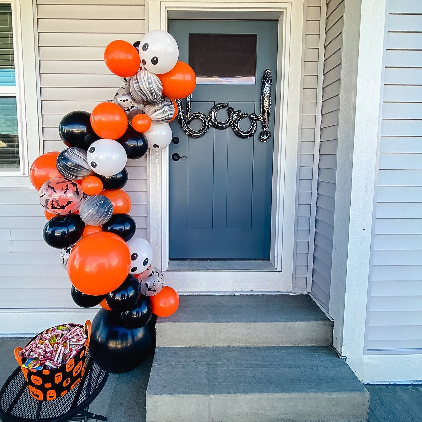 Classic Halloween Balloon Garland Kit– Black, Orange, Ghost & Bats