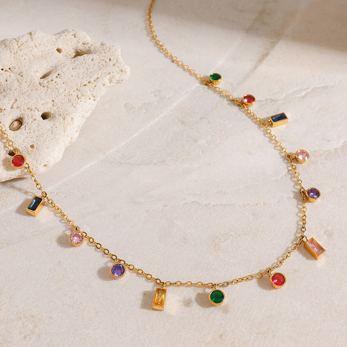 18K gold inlaid geometric gemstone design exquisite dazzling necklace