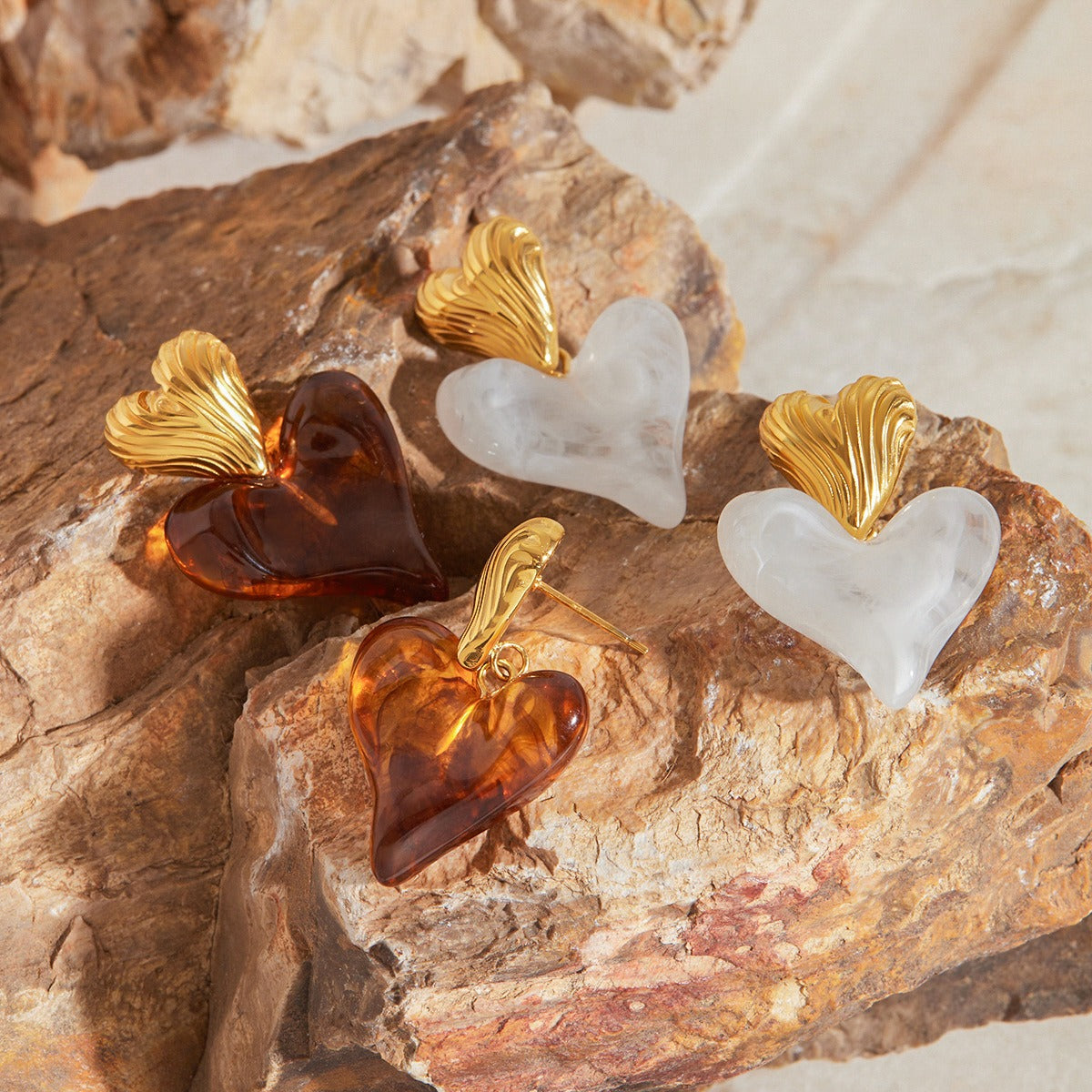 18K gold heart-shaped design light luxury noble earrings