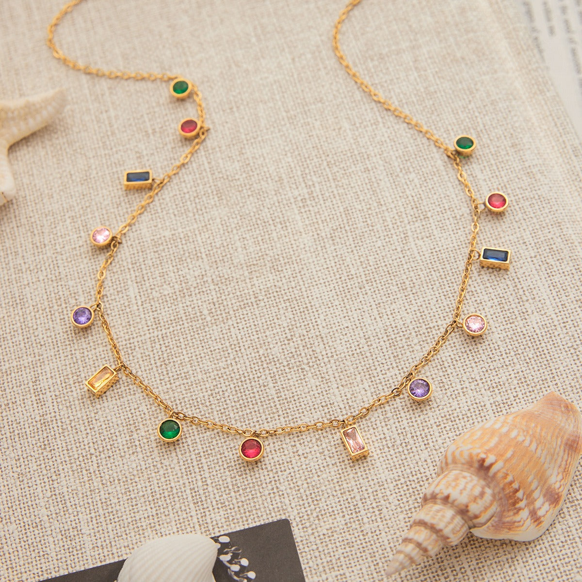18K gold inlaid geometric gemstone design exquisite dazzling necklace