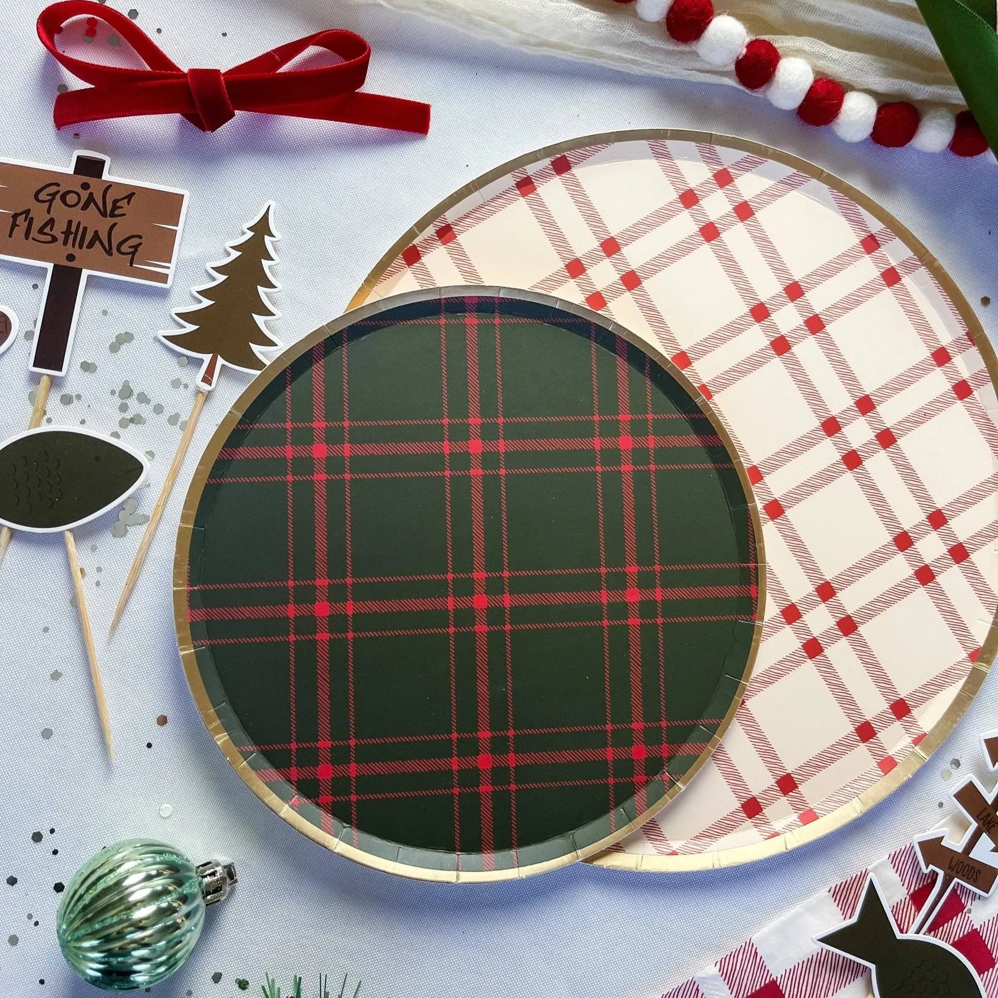 Farmhouse Red Plaid Paper Party Plate (8pcs)