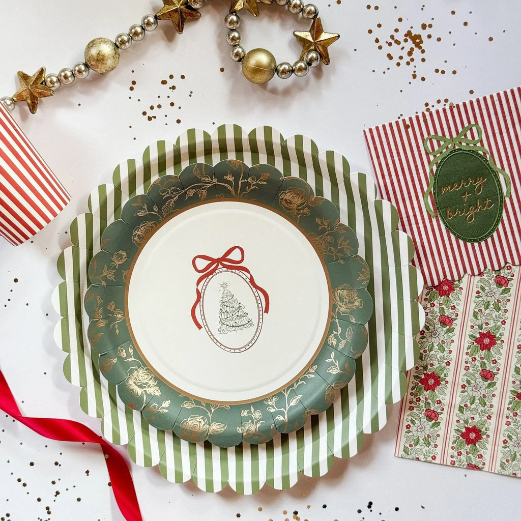 Hearth & Holiday Scalloped Beverage Napkins (24pcs)