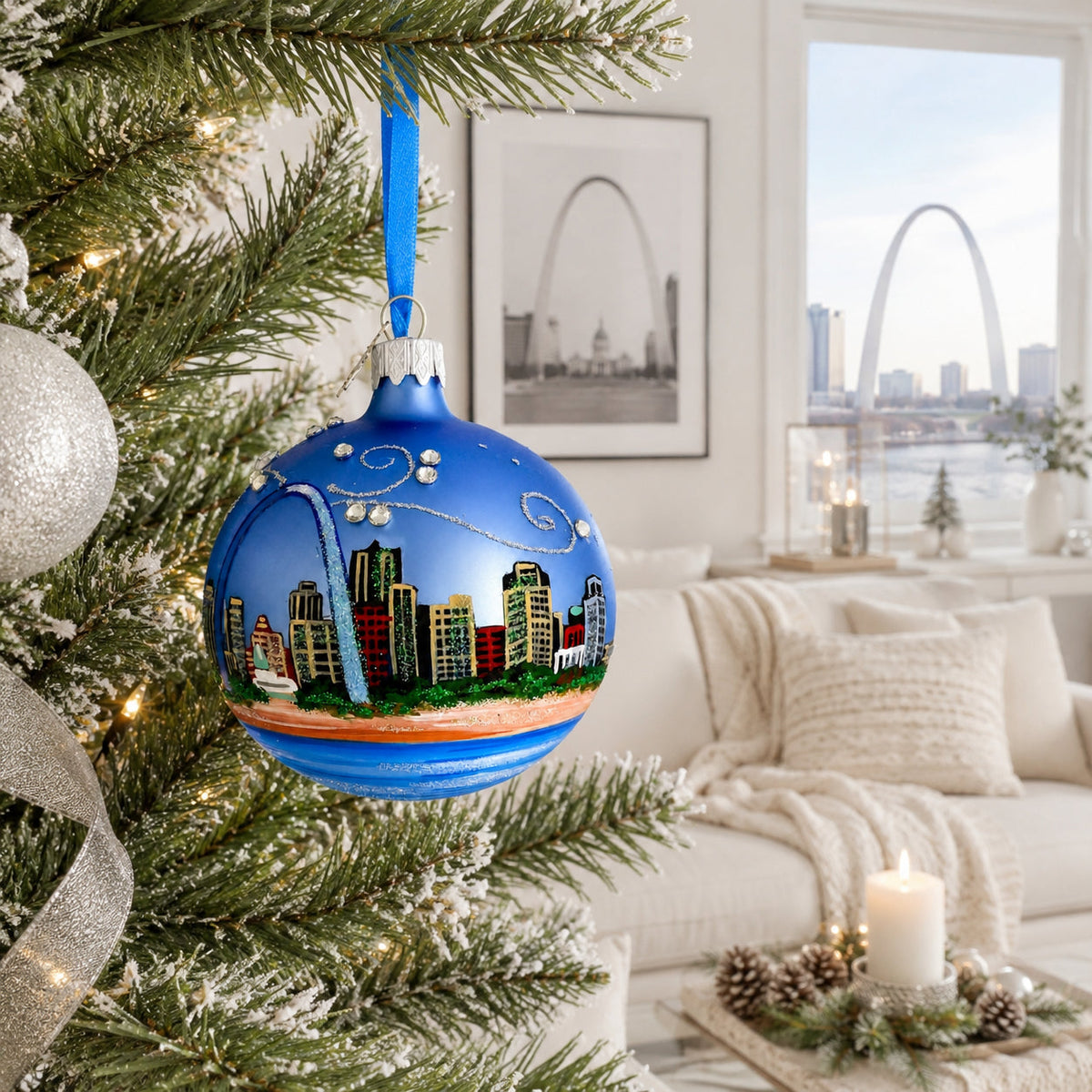 Gateway Arch, St. Louis, Missouri Glass Christmas Ornament