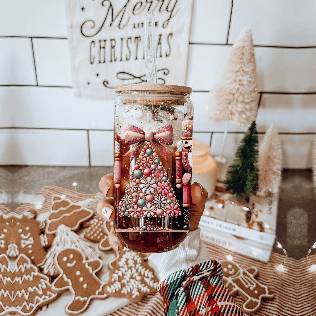 Nutcracker Glam 17oz Glass Cup