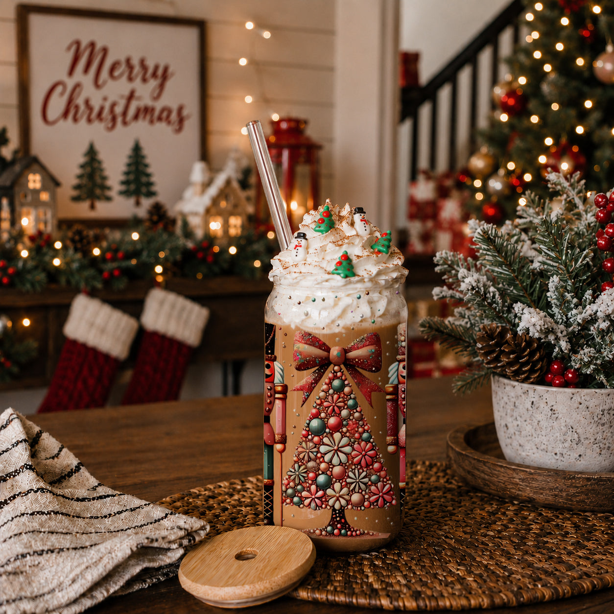 Nutcracker Glam 17oz Glass Cup