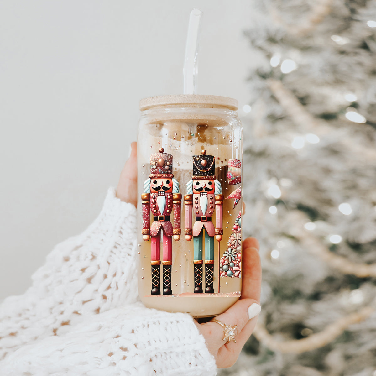 Nutcracker Glam 17oz Glass Cup