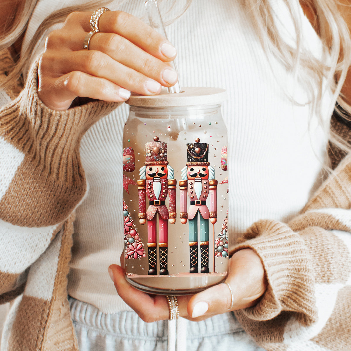 Nutcracker Glam 17oz Glass Cup