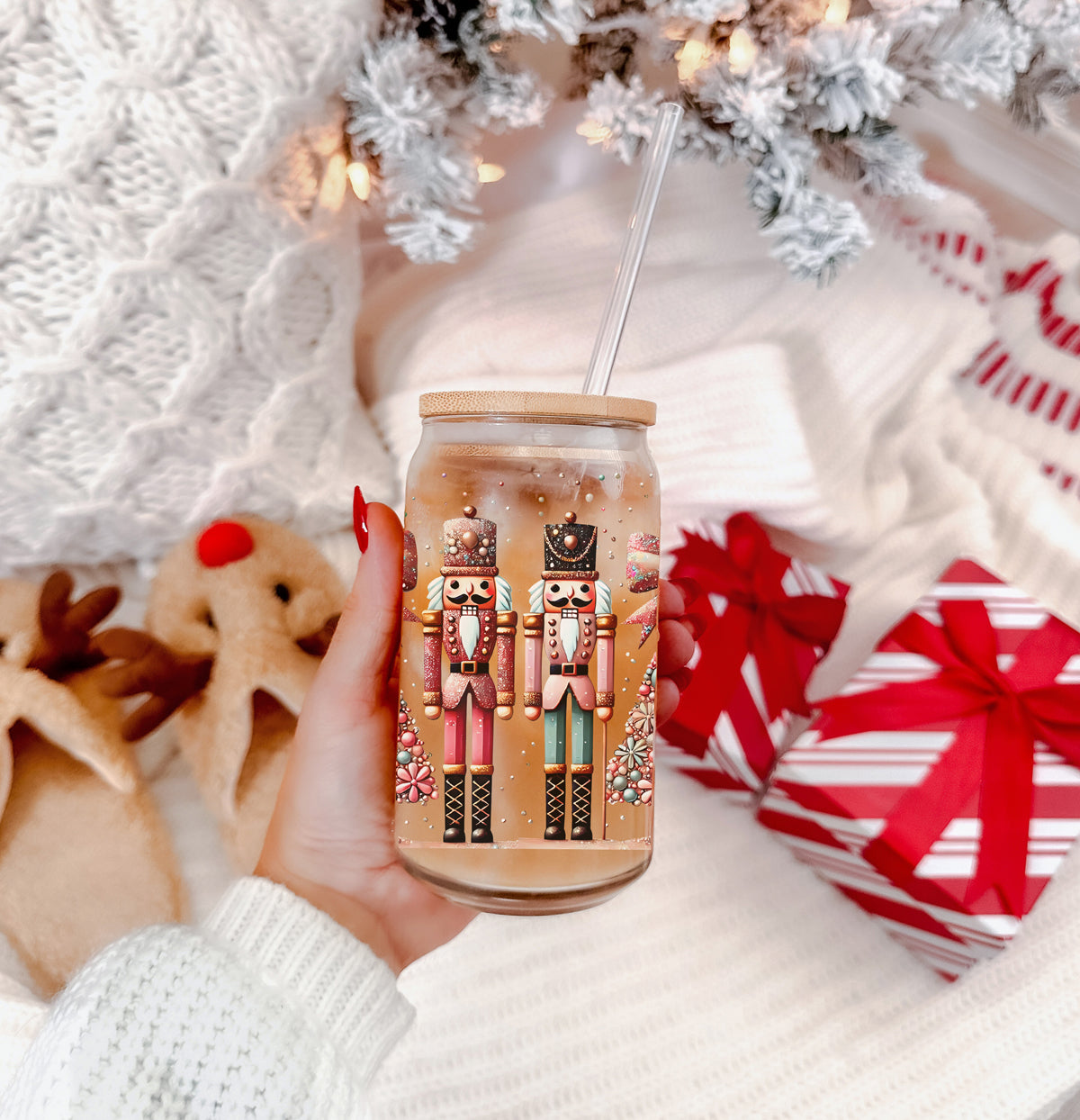 Nutcracker Glam 17oz Glass Cup