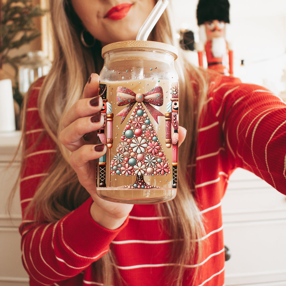 Nutcracker Glam 17oz Glass Cup