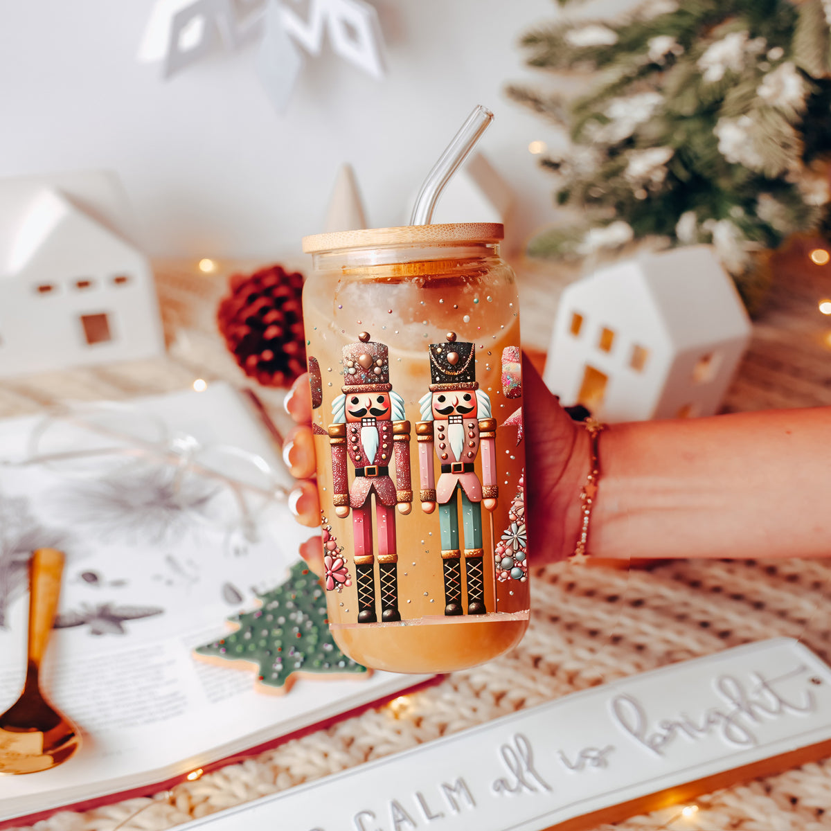 Nutcracker Glam 17oz Glass Cup