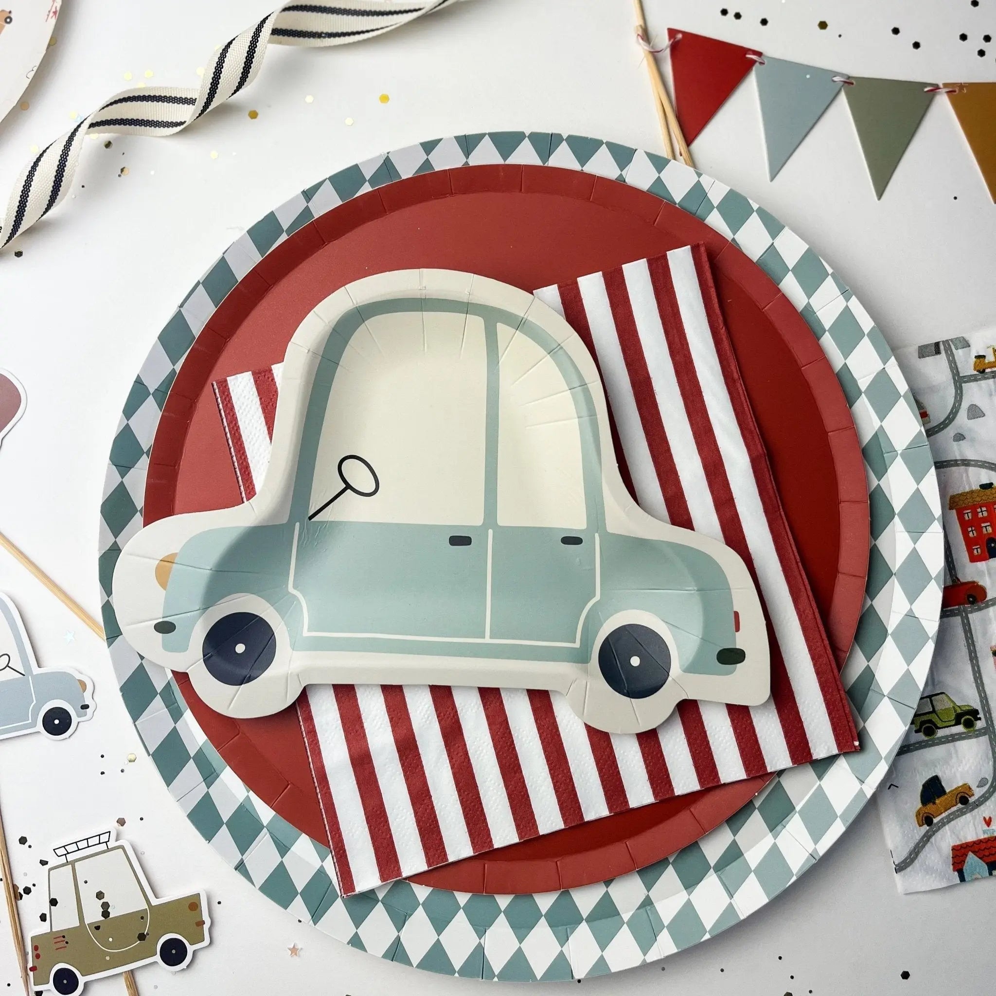 Premium Green Bavarian Check Paper Plates (8pcs)