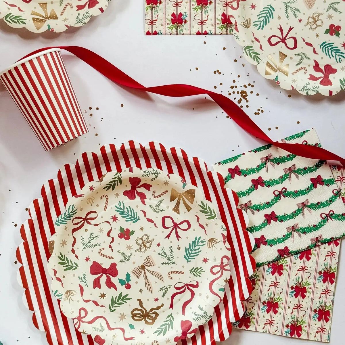 Ribbons & Cheer Bow Christmas Plates (12pcs)