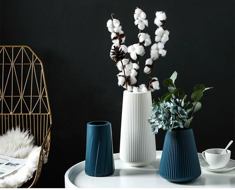 Retro Vintage  Plastic Imitation Ceramic Decorative Flower Vases for Decor Home, Living Room, Office, Parties, Wedding, Gift for Family Friends Vase Living Room Decoration Ornaments Modern Origami Plastic Vases for Flower Arrangements Home Decor