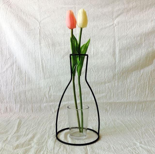Style Retro Line Flowers Vase Frame Nordic Style Wall Hanging Metal Holder Modern Solid Home Decor Modern Rose Frame Clear Vase Planter Flower Holder Decorations for Wedding Living Room, Office Party